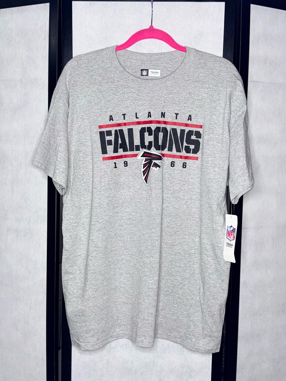 NFL Atlanta Falcons Gray Graphic T-Shirt Men’s Large NWT